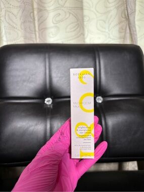 Mushroom Milk Brightening Eye Cream